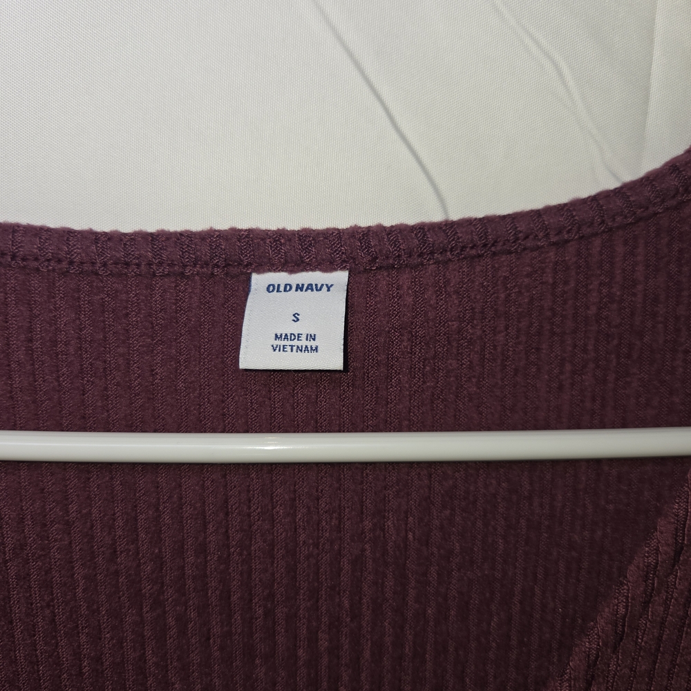 Old Navy Burgundy Ribbed Knit Top - Picture 5 of 5